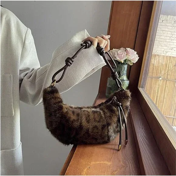 Leopard Faux Fur Sling Bag Womens Fuzzy Crossbody Purse for Casual Fashion - Picture 4 of 9